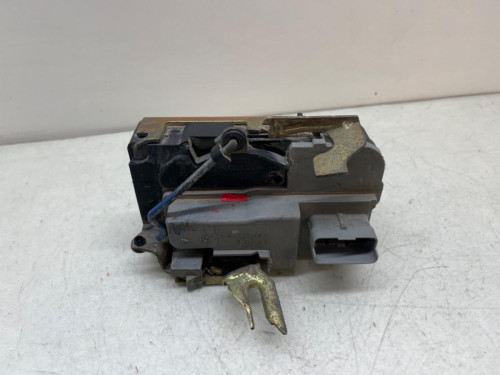 CERRADURA PUERTA DELANTERA DERECHA Citroen XSARA BERLINA 