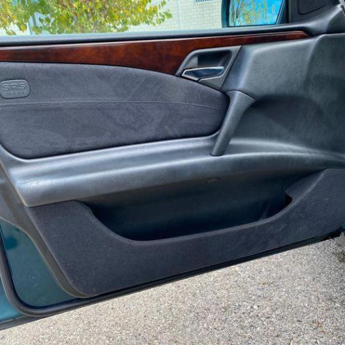  MERCEDES-BENZ CLASE E (BM 210) BERLINA 