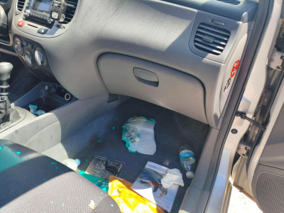 GUANTERA, KIA, RIO (JB)