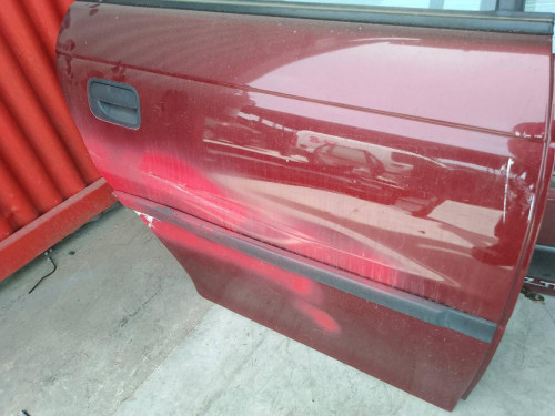PUERTA TRASERA DERECHA OPEL ASTRA F BERLINA 