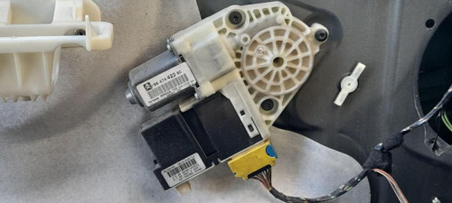 MOTOR ELEVALUNAS DELANTERO IZQUIERDO Citroen C4 COUPE 