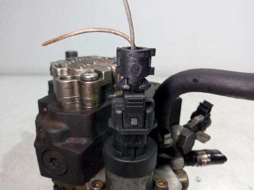  BOMBA INYECCION OPEL ASTRA H BERLINA 