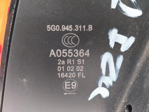 PILOTO TRASERO IZQUIERDO Volkswagen GOLF VII BERLINA (BQ1/BE2) 