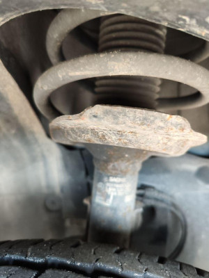 AMORTIGUADOR DELANTERO IZQUIERDO