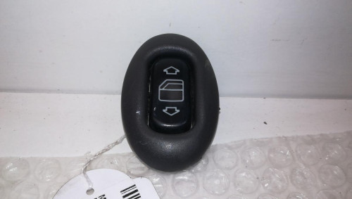  MANDO ELEVALUNAS TRASERO DERECHO Mercedes-Benz CLASE A (BM 168) 