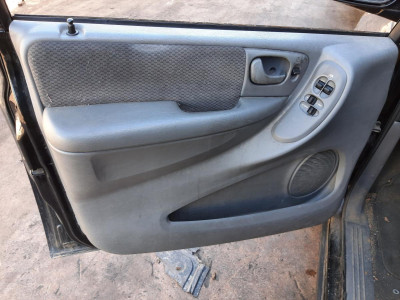 CHRYSLER VOYAGER (RG)