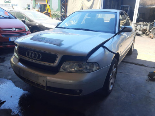  AUDI A4 BERLINA (B5) 