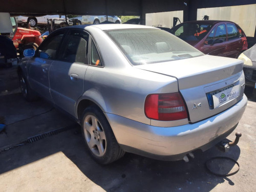  AUDI A4 BERLINA (B5) 