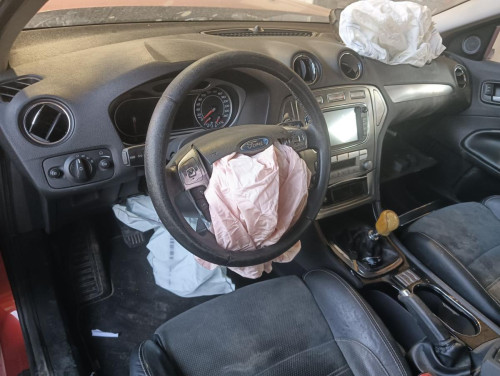 FORD MONDEO BERLINA (CA2) — vehículo donante para recambios 