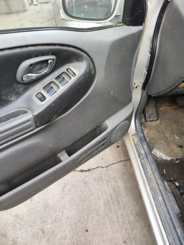 ELEVALUNAS DELANTERO IZQUIERDO used