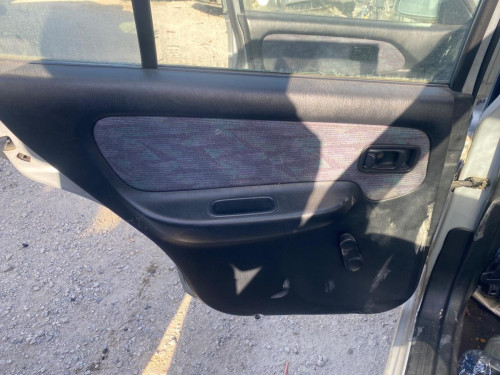 GUARNECIDO PUERTA TRASERA IZQUIERDA Nissan ALMERA (N15) 