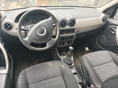 DACIA LOGAN 1