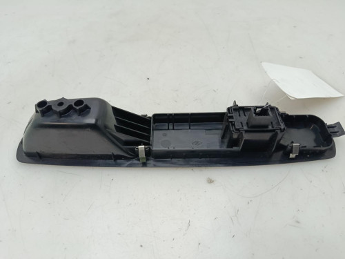MANDO ELEVALUNAS DELANTERO DERECHO Renault MEGANE III BERLINA 5P 