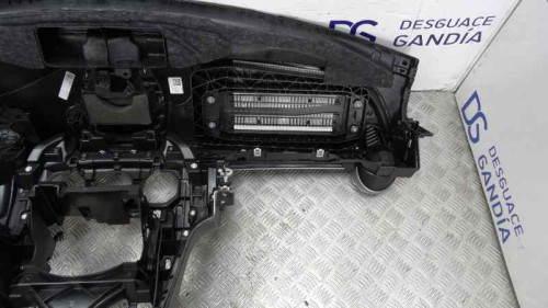  MERCEDES-BENZ CLASE C (BM 205) BERLINA 