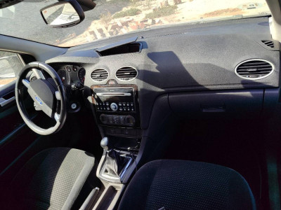 FORD FOCUS BERLINA (CB4)