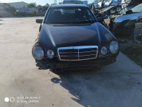 MERCEDES-BENZ CLASE E (BM 210) BERLINA