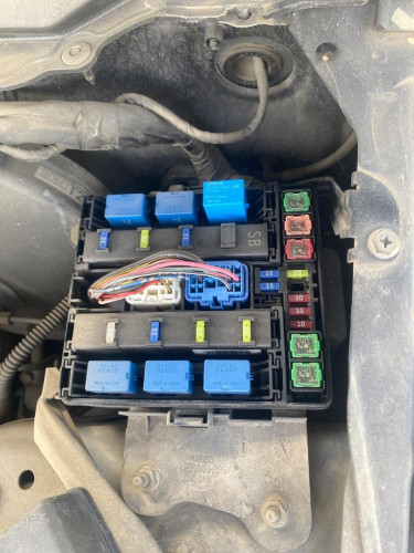 CAJA RELES / FUSIBLES SUZUKI GRAND VITARA (JB/JT) 