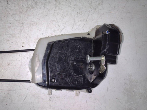  CERRADURA PUERTA TRASERA IZQUIERDA Toyota YARIS (P13) 