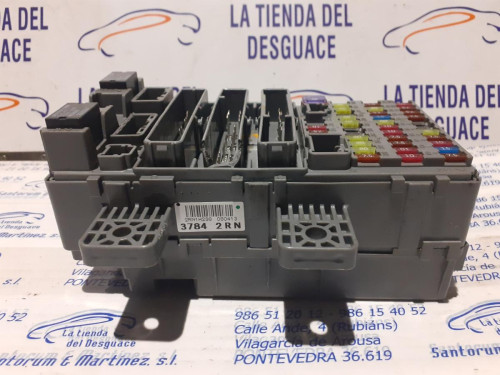  CAJA RELES / FUSIBLES 