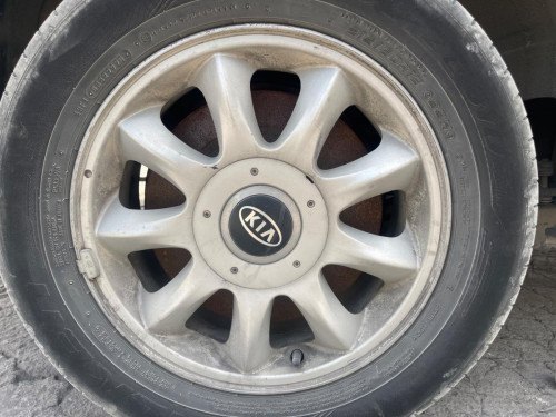 LLANTA Kia CARNIVAL II (FL) 