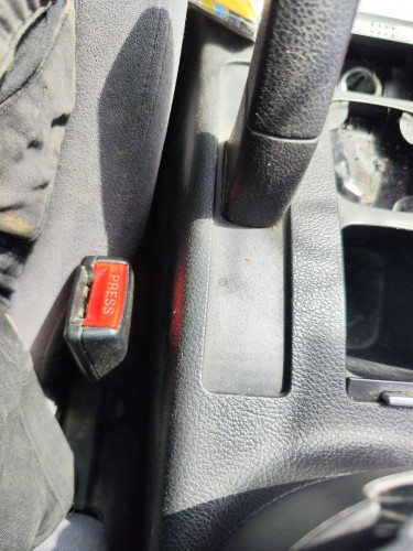 ENGANCHE CINTURON DELANTERO IZQUIERDO Nissan PRIMERA BERLINA (P12) 