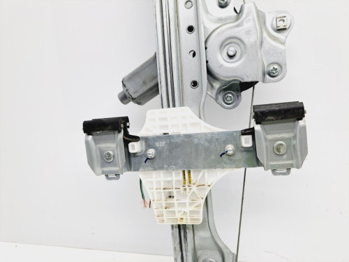 ELEVALUNAS DELANTERO DERECHO OPEL KARL 