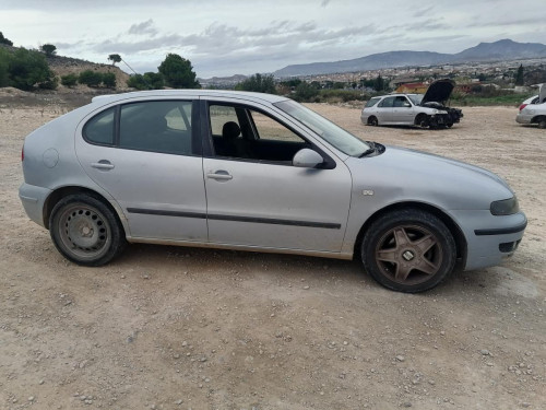 SEAT LEON (1M1) — автомобиль-донор на запчасти 