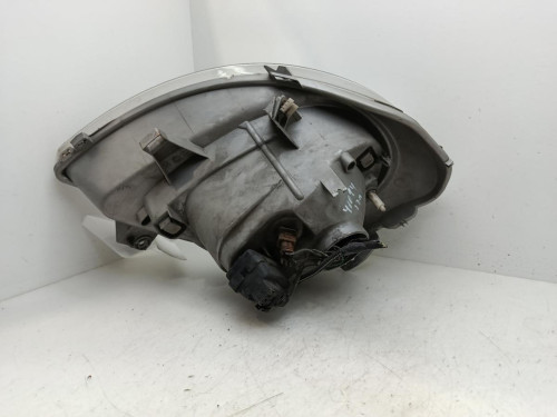 FARO IZQUIERDO Renault TRAFIC II COMBI 