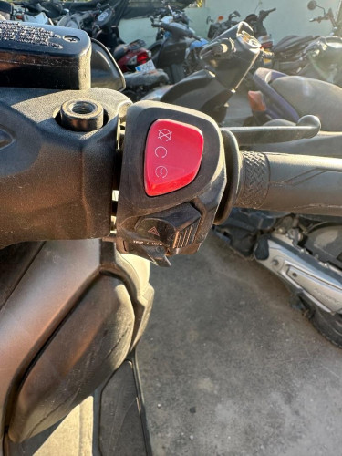  PIÑA LUCES DERECHA YAMAHA X-MAX 300 