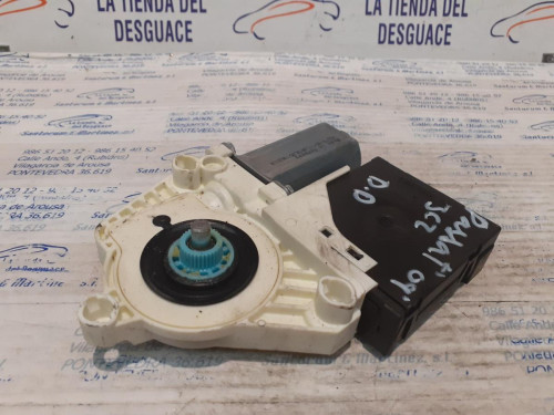  MOTOR ELEVALUNAS DELANTERO IZQUIERDO 