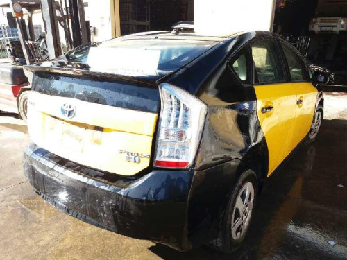 TOYOTA PRIUS (ZVW30) 