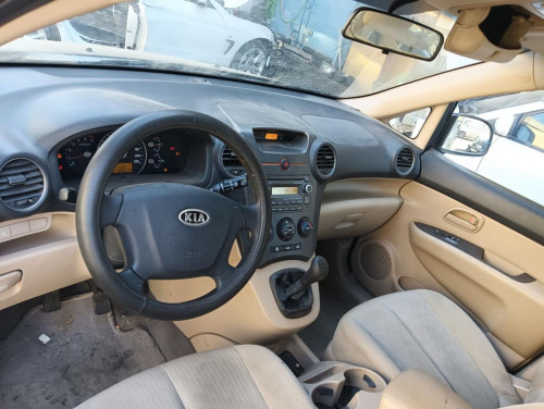 KIA CARENS (UN) — vehículo donante para recambios 
