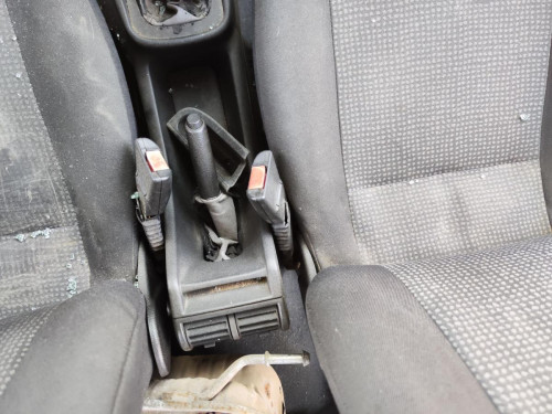 ENGANCHE CINTURON DELANTERO DERECHO Opel ZAFIRA A 