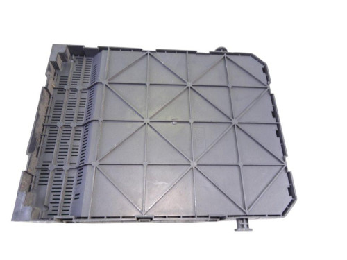 CAJA RELES / FUSIBLES used