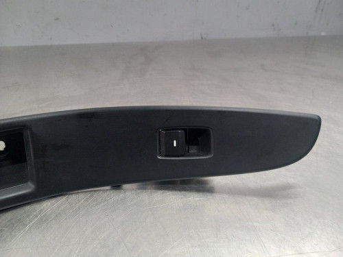  MANDO ELEVALUNAS DELANTERO DERECHO Hyundai I20 (GB) 