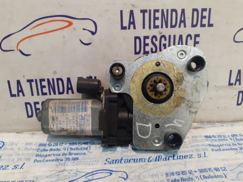  MOTOR ELEVALUNAS DELANTERO DERECHO 