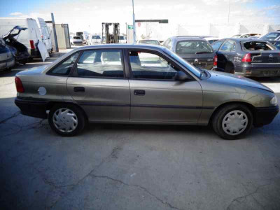 OPEL ASTRA F BERLINA