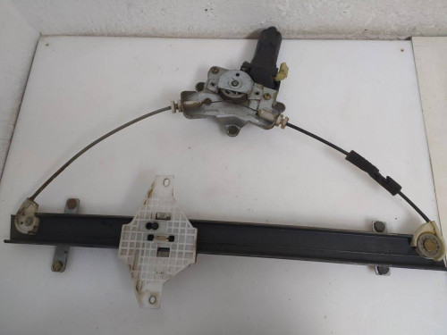 ELEVALUNAS DELANTERO IZQUIERDO Hyundai TERRACAN (HP) 
