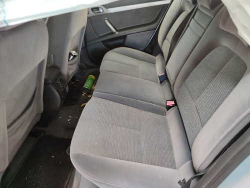 PEUGEOT 407 — vehículo donante para recambios 