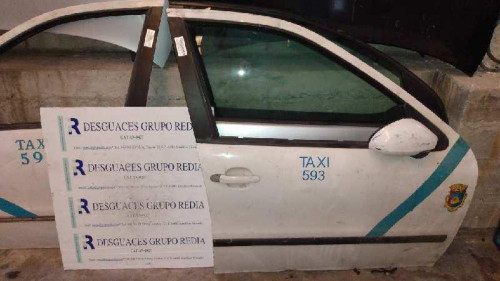  PUERTA DELANTERA DERECHA 