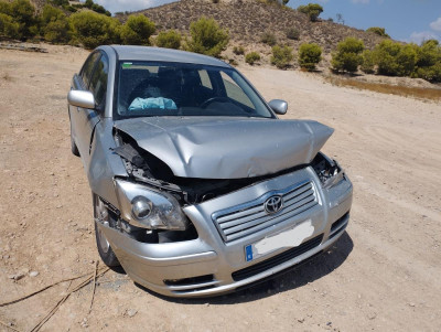 TOYOTA AVENSIS BERLINA (T25)