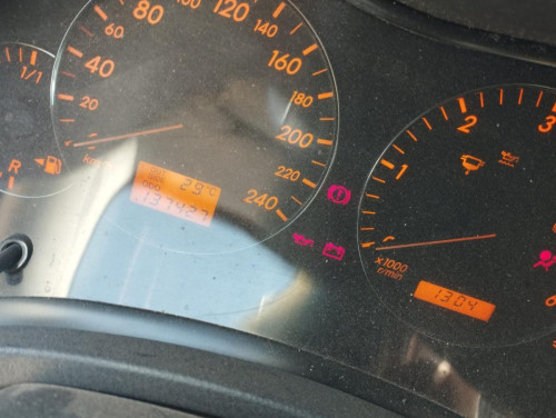 TOYOTA AVENSIS BERLINA (T25) — vehículo donante para recambios 
