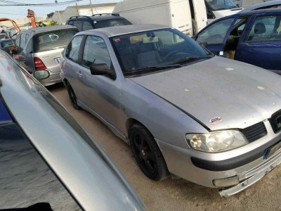 SEAT CORDOBA BERLINA (6K2)