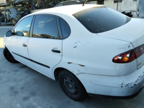 SEAT CORDOBA BERLINA (6L2) — vehículo donante para recambios 
