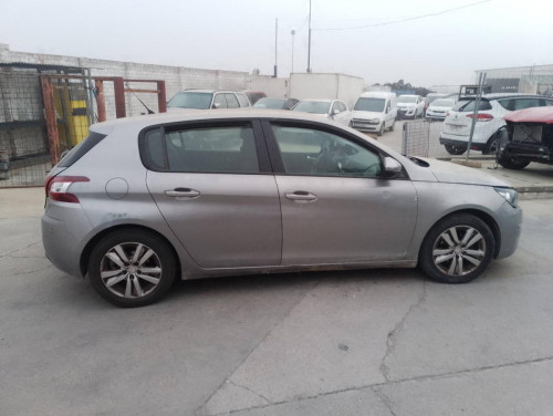 PEUGEOT 308 — vehículo donante para recambios 