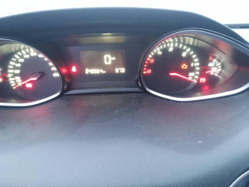 PEUGEOT 308 — vehículo donante para recambios 