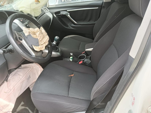 TOYOTA VERSO (AUR2/ZGR2) — vehículo donante para recambios 