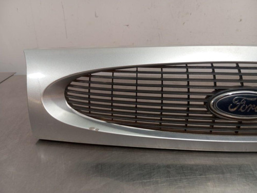 REJILLA DELANTERA FORD FIESTA BERLINA 
