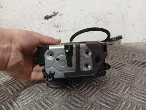 CERRADURA PUERTA DELANTERA DERECHA 
