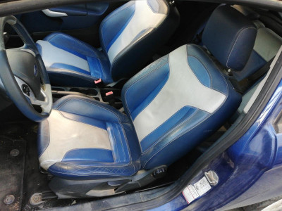 ASIENTO DELANTERO IZQUIERDO